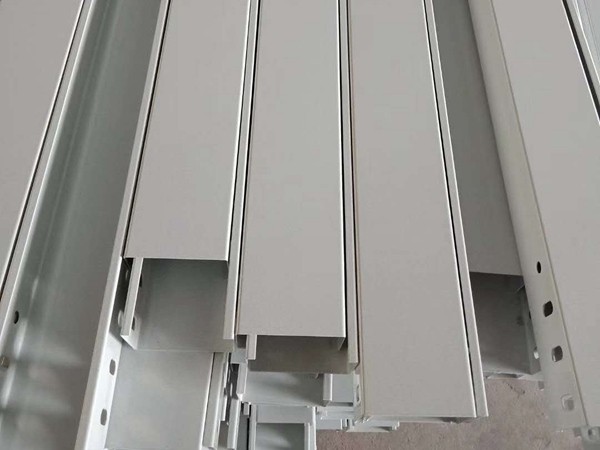 优质防火电缆桥架